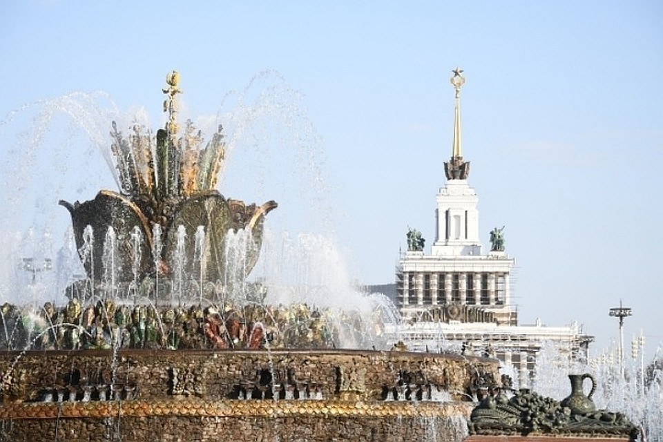 Гисметео вднх москва. Фонтаны ВДНХ Москва. ВДНХ летом. ВДНХ площадки. ВДНХ В Москве выставка.